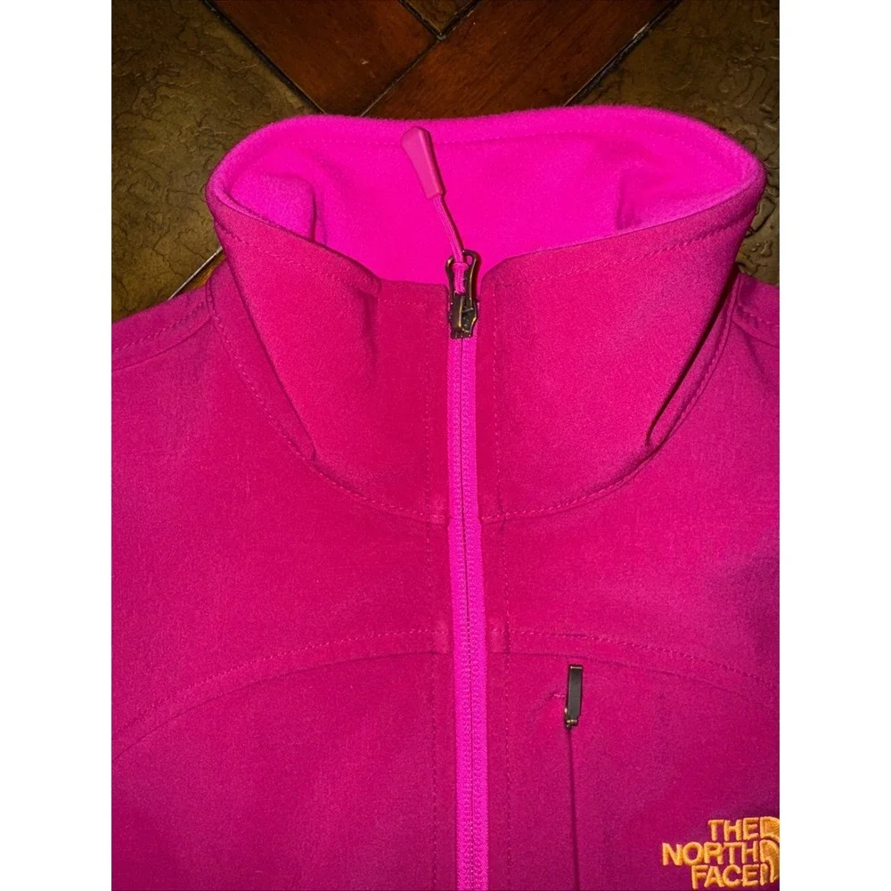 The North Face Womens Size Small Windwall Jacket Fuschia Pink